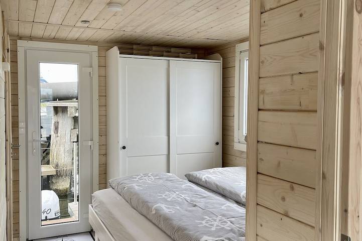 Hausboot für 5 Personen, mit Whirlpool und Terrasse in der Lübecker Bucht - 2