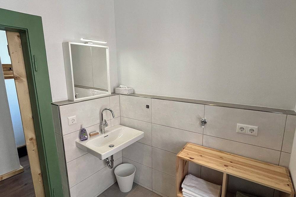 Ganze Wohnung, Fichtelzimmer - zentrale und moderne Ferienwohnung im Herzen von Wunsiedel in Wunsiedel, Oberfranken