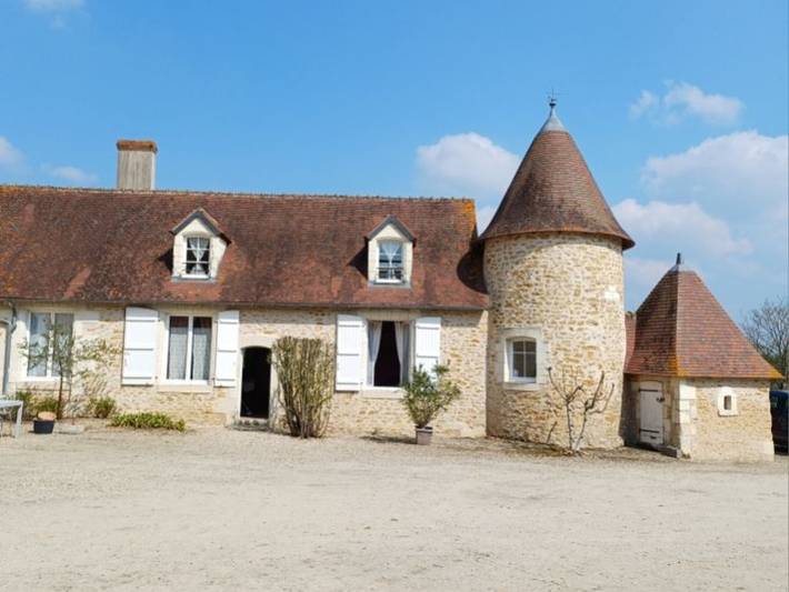 Gîte pour 9 personnes, avec Terrasse et Jardin dans Centre-Val de Loire