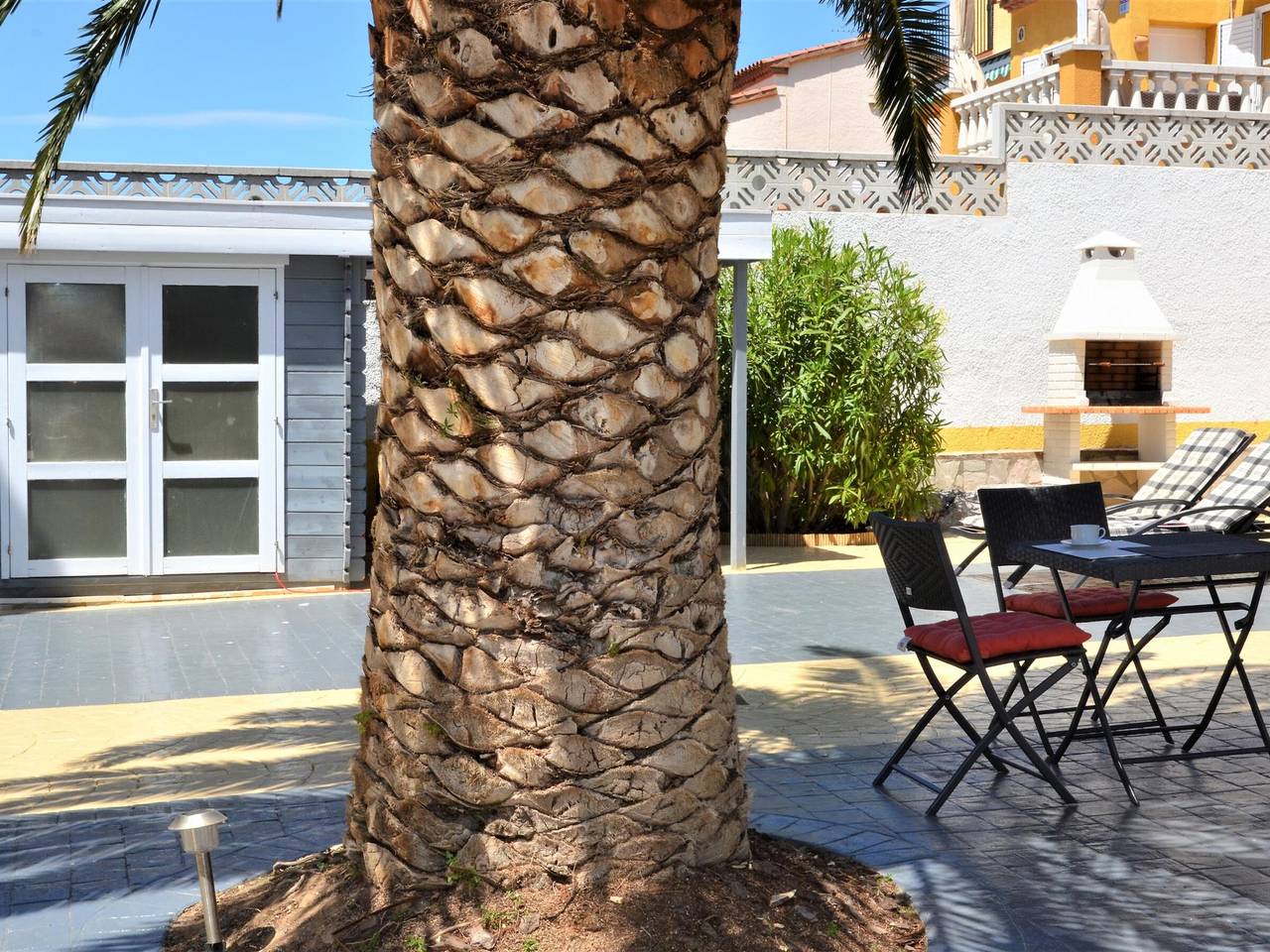 Komfortables Stadthaus mit Terrasse, Grill, in Strandnähe - Torroella de Montgrí, Carrer Del Puig 88 in l'Escala, Oberampurien