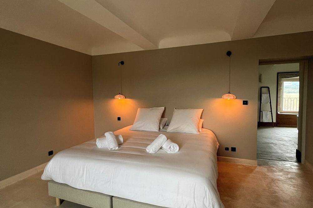 Intimate estate in the heart of Drôme Provençale in La Garde-Adhémar, Nyons region