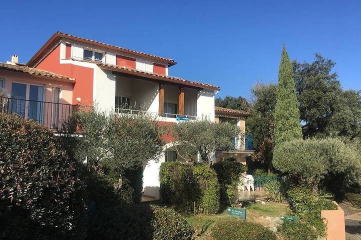 Hôtel pour 5 personnes, avec piscine et jardin