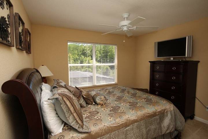 Vacation rental for 12 people, with hot tub and yard as well as terrace in Poinciana
