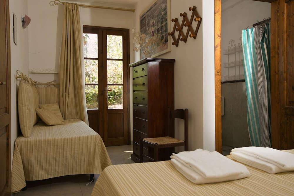 Apartment in Sassetta with Pool and Garden in Donoratico, Etruscan Coast