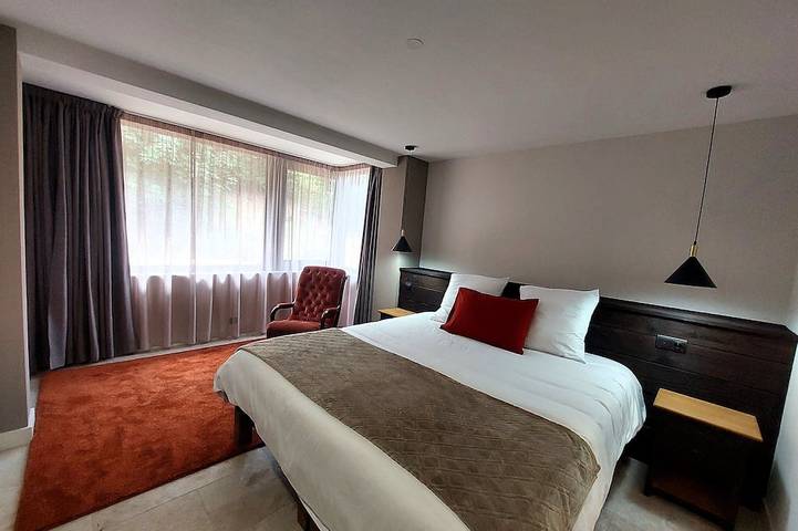 Location de vacances pour 8 personnes, avec jardin à Sainte-Colombe-de-Peyre - 3