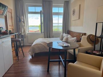 Ferienwohnung für 2 Personen, mit Seeblick und Terrasse in Ribnitz-Damgarten