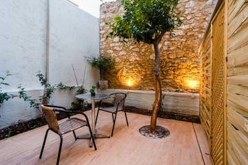 Gîte pour 2 personnes, avec jardin à Calamata