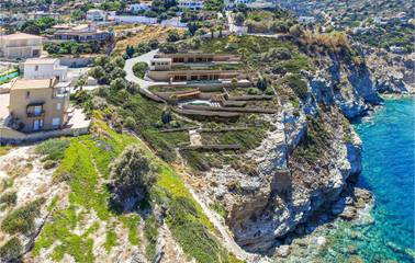 Gîte pour 6 personnes, avec piscine ainsi que terrasse et jardin dans Agia Pelagia