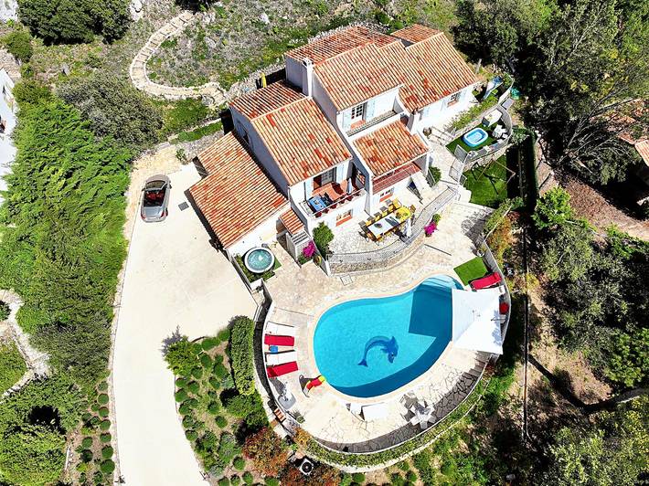 Gîte pour 12 personnes, avec piscine et jacuzzi, adapté aux familles à Tourtour - 3