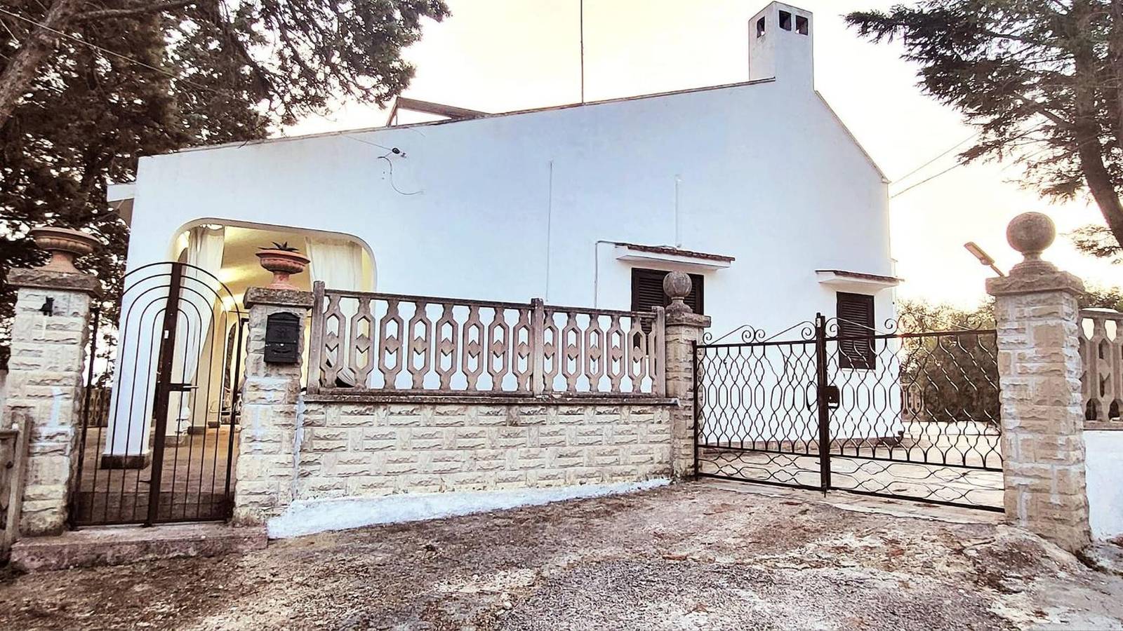 Villa Isabella Guest House – mit Garten, Parkplatz und Wlan in Ostuni, Salento