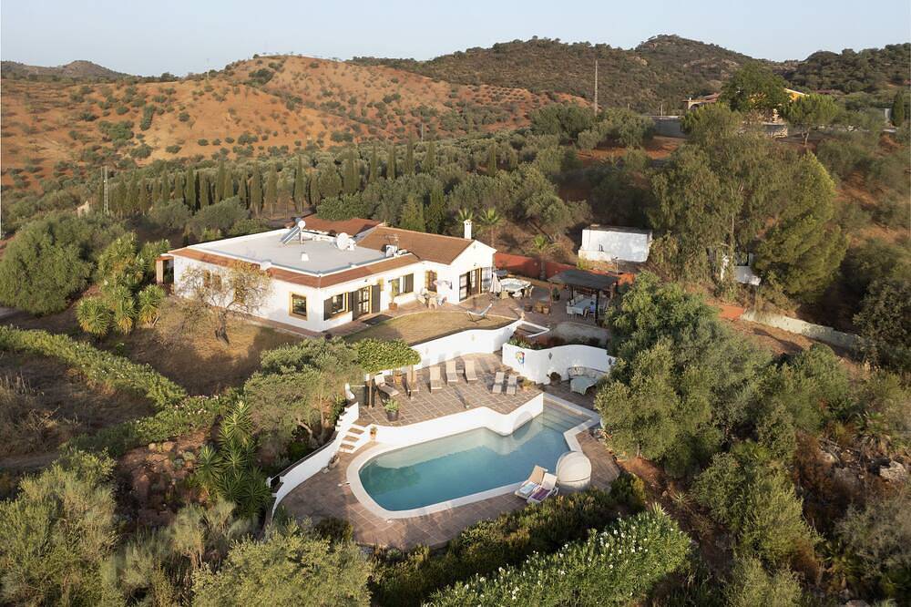 Impresionante villa familiar de 5 dormitorios con vistas espectaculares in Almogía, Provincia de Málaga
