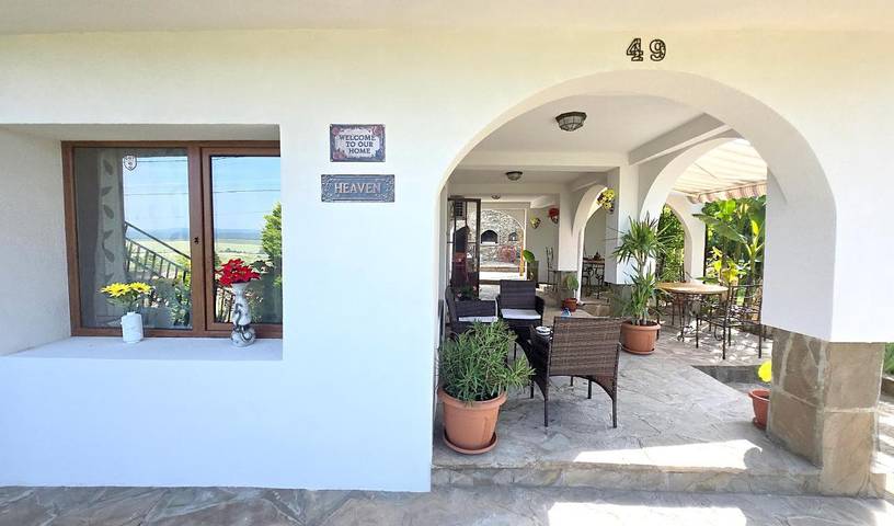 Villa pour 10 personnes, avec piscine ainsi que vue et jardin, adapté aux familles en Bulgarie - 2