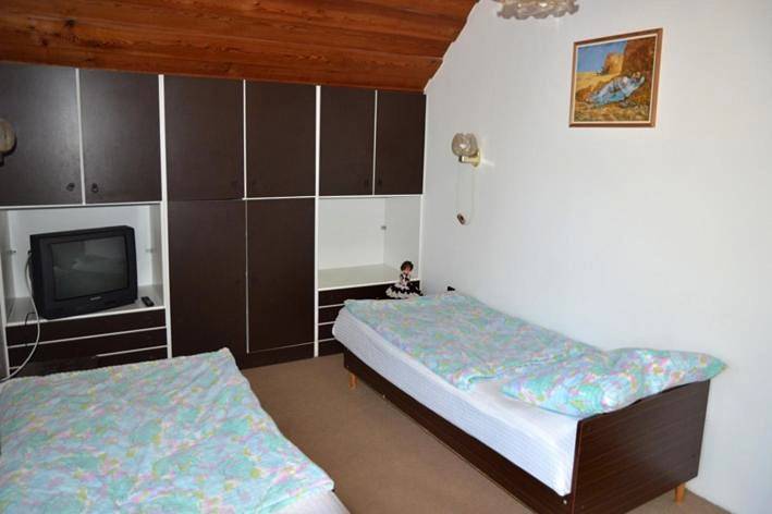 Ferienwohnung für 8 Personen, mit Balkon und Terrasse sowie Garten und Seeblick in Gyenesdias - 3