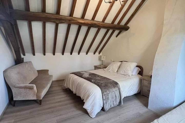 Gîte pour 6 personnes, avec jardin à Vallières-les-Grandes - 2