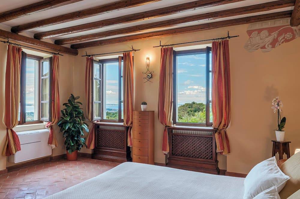 Tenuta Navelli 12+2, Emma Villas in Salò, Gardasee-Berge