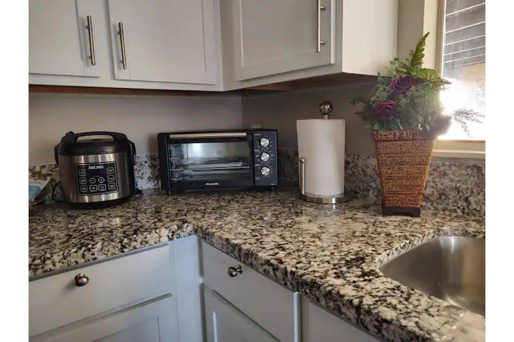 Cozy 3 Br with Pool Table 10 Mins from Downtown in Las Vegas, Nevada