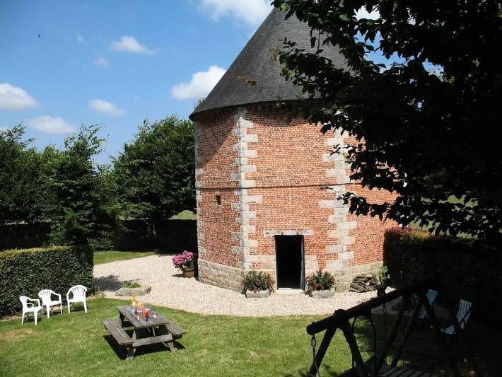Villa pour 2 personnes, avec jardin et piscine