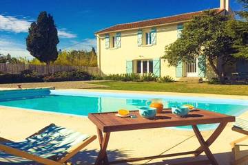 Location de vacances pour 8 personnes, avec jardin et terrasse à Lézignan-Corbières