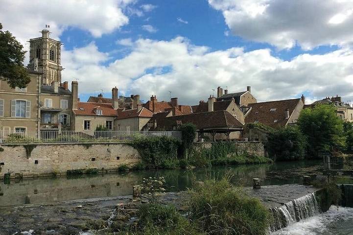 Apartamento entero, Furnished studio apartment in Clamecy, Nièvre