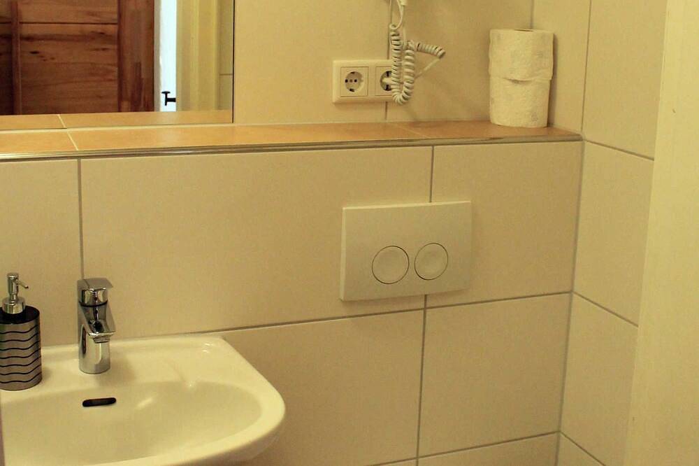 Doppelzimmer 2 - Pension Pastoriushaus in Bad Windsheim, Steigerwald