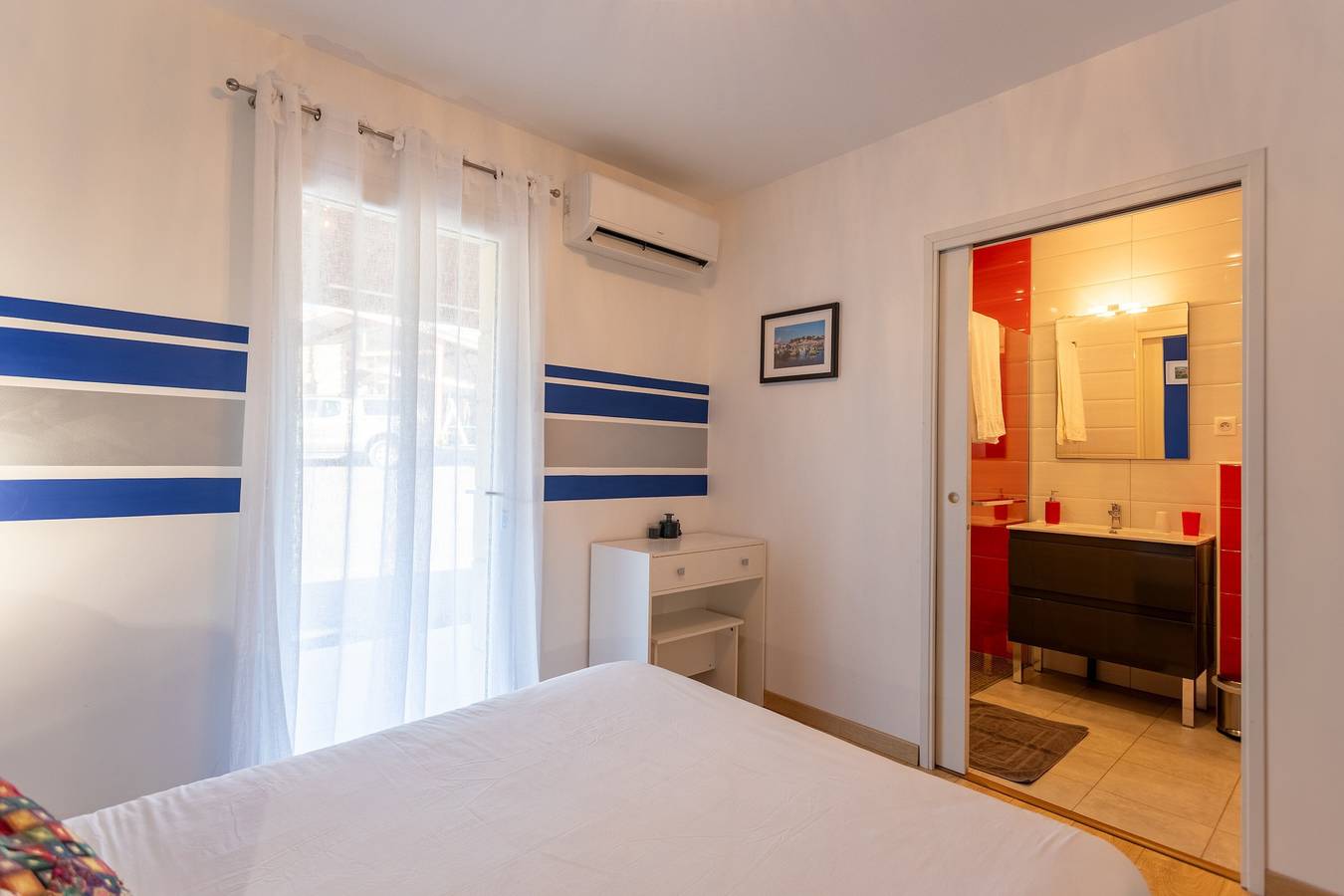 Chambre d’hôtes « Gentiane » : vue montagne, Wi-Fi, climatisation in Aroue-Ithorots-Olhaïby, Région de Bayonne