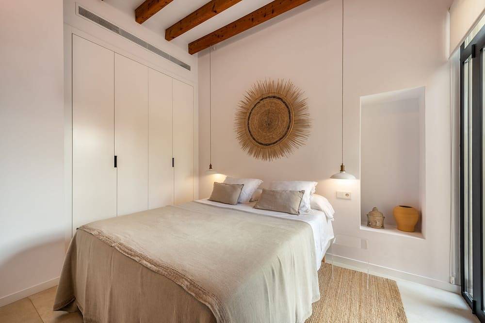 Exclusiva villa de piedra de diseño con vistas a las montañas in L'Horta, Sóller