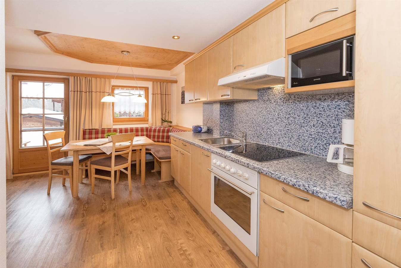 Ganze Ferienwohnung, Appartement 2 in Alpbach, Kaisergebirge