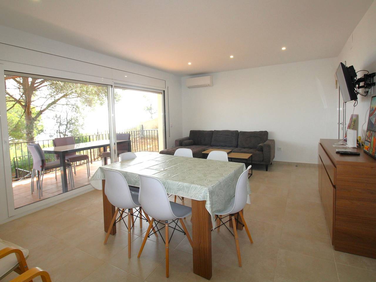 V. Fané Esq - Casa con jardín y vista mar en Llançà acabada de reformar in Llanca, Oberampurien