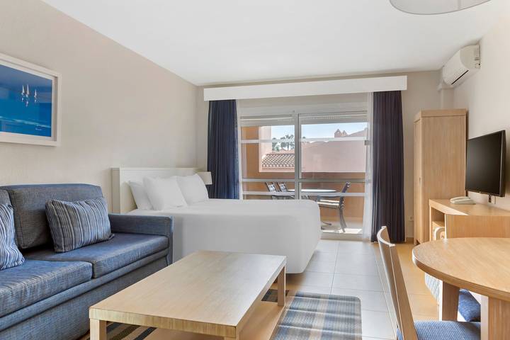 Apartamento de férias para 2 pessoas, com Varanda/Terraço e Varanda e ainda Piscina and Sauna em El Faro