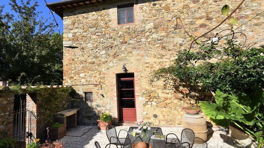 Casa vacanza per 4 persone, con piscina e giardino, con animali domestici in Monteriggioni