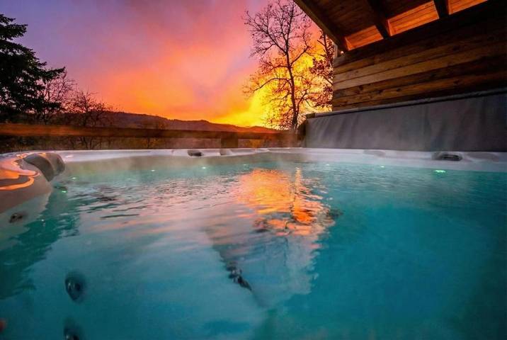 Gîte pour 2 personnes, avec Jacuzzi et Terrasse ainsi que Jardin et Vue à Lutzelhouse