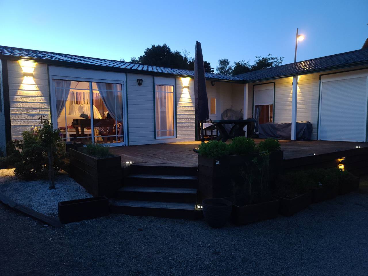 Chalet du bonheur au bord au lac de guerledan in Caurel, Région de Guingamp