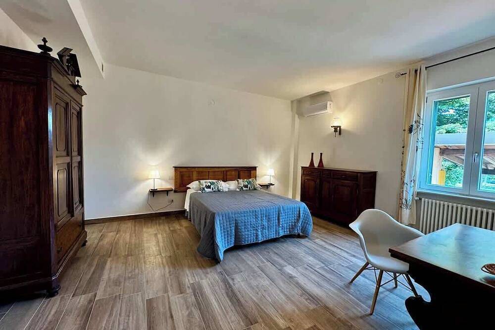 Entire apartment, Podere Montevalle's Casa Colonica in Alseno, Piacenza Province