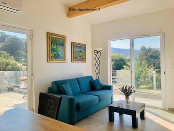 Gîte pour 4 personnes, avec jardin ainsi que piscine et vue, animaux acceptés dans Plage du Ruppione