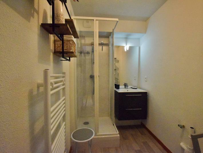 Entire apartment, Spacious apartment near slopes with private parking in Thollon-les-Mémises, Thonon-les-Bains region