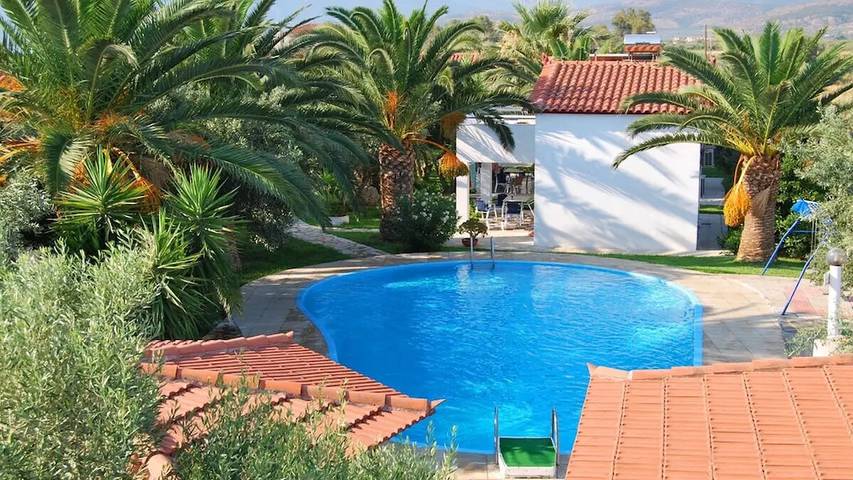 Ferienhaus für 5 Personen, mit Balkon und Terrasse sowie Garten und Pool