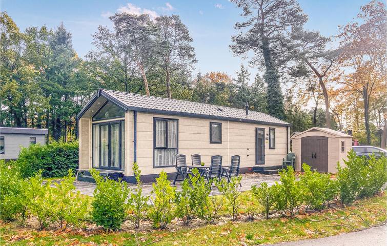 Wohnwagen für 4 Personen, mit Terrasse und Garten sowie Ausblick in Harderwijk