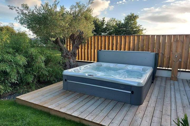 Casa de vacaciones para 6 personas, con terraza además de jardín y jacuzzi, Se admiten mascotas - 1