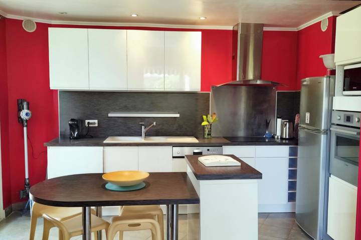 Appartement entier, Sublime cocon proche plage climatisé in Bandol, Côte méditerranéenne (France)