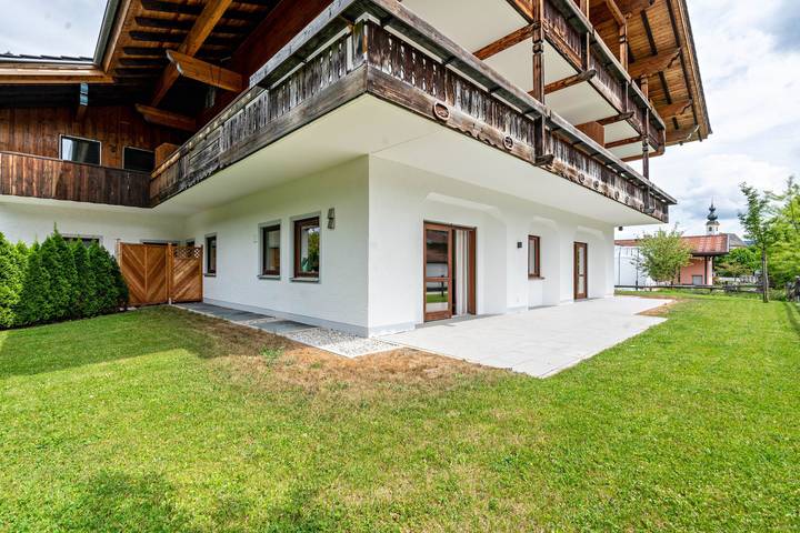 Ganze Wohnung, Ferienwohnung 'Haus Katharina 2' mit Bergblick, privater Terrasse und Wi-Fi in Inzell, Bayerische Alpen
