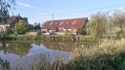 Chambre d’hôte pour 2 personnes, avec terrasse et vue sur le lac dans Cosges