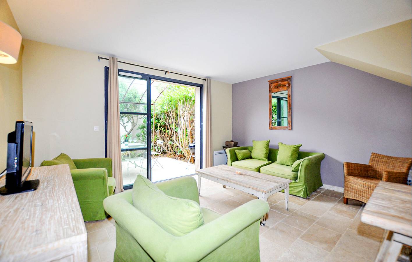 Appartement de vacances élégant avec piscine et jardin, 2.5km de Tournissan in Saint-Laurent-de-la-Cabrerisse, Région de Narbonne
