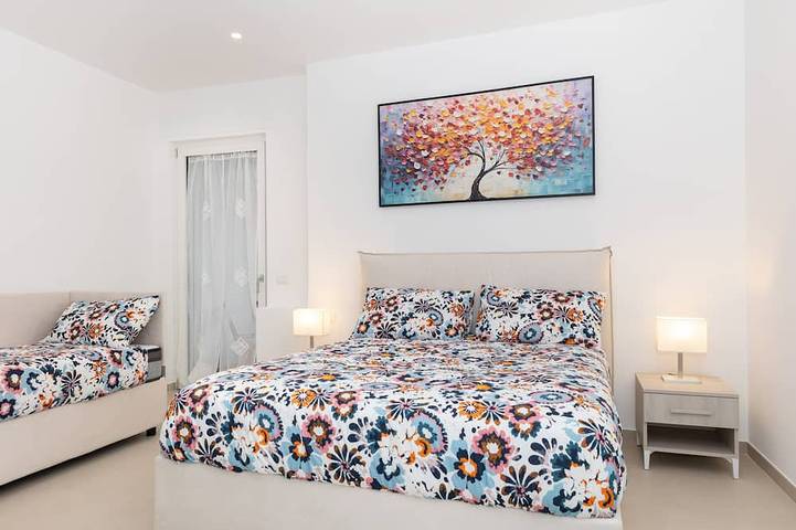 B&b per 12 persone, con piscina e giardino in Meta