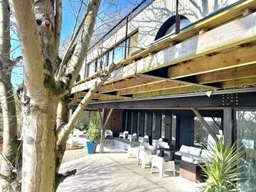 Gîte pour 15 personnes, avec jardin ainsi que terrasse et piscine, animaux acceptés à Houlgate