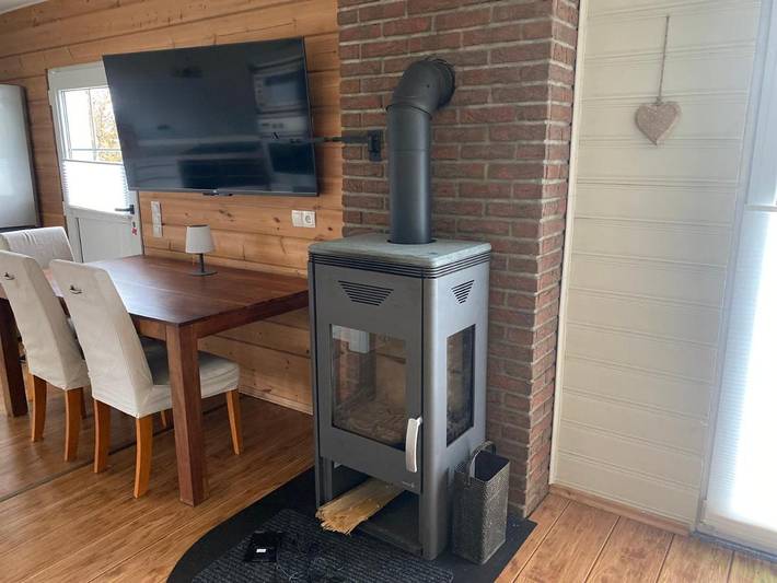 Ferienhaus für 4 Personen, mit Balkon und Whirlpool sowie Terrasse und Garten in Ulmen - 4
