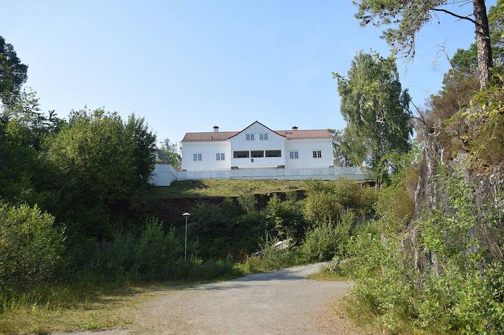 Ferienwohnung für 7 Personen, mit Whirlpool und Terrasse sowie Garten auf Tysnes