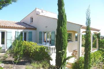 Cottage pour 8 personnes, avec terrasse et jardin à Montouliers