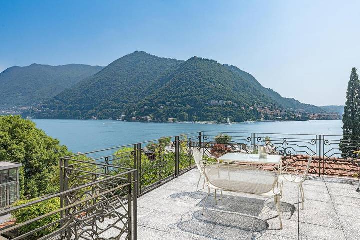 Villa voor 9 personen, with Balkon and Terras as well as Tuin and Uitzicht op het meer in Como