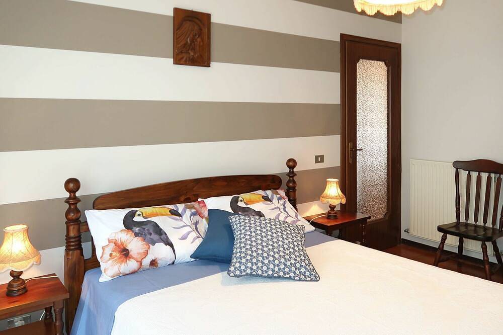 Appartamento intero, Elegante appartamento per 3 ospiti con Wifi, Tv, balcone e animali ammessi in Vallecrosia, Riviera di Ponente