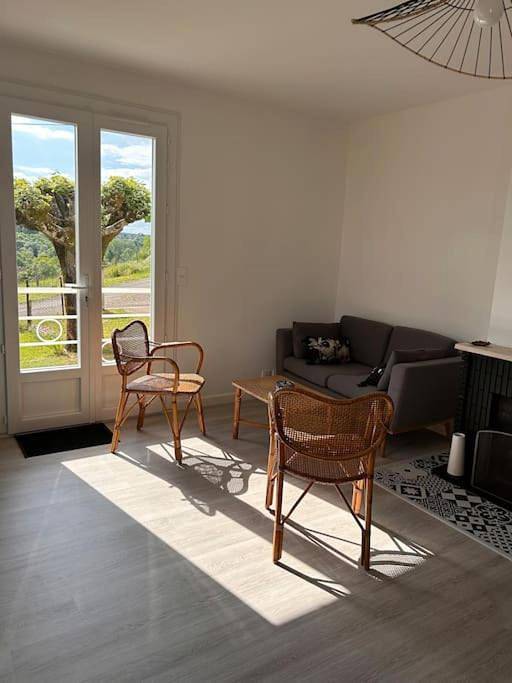 Location de vacances pour 4 personnes, avec jardin et vue à Javerlhac-et-la-Chapelle-Saint-Robert - 3
